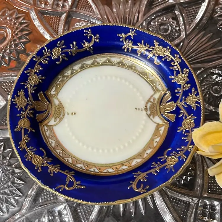 Occupied Japan, Ring Dish 5 Inches Around Beautiful Design Vintage.