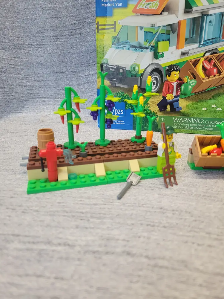 LEGO City 60345 Farmers Market Van