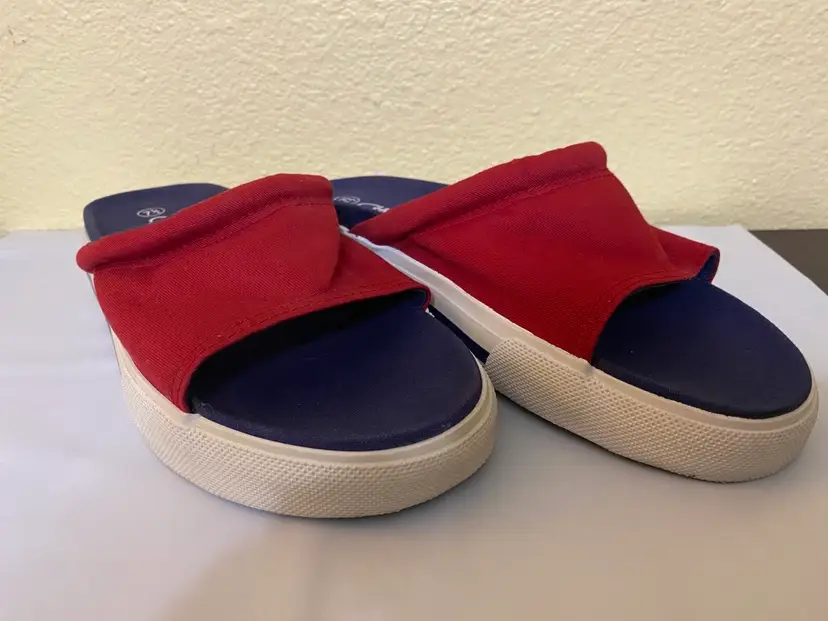 Cherokee Women's Size 7.5 Red & Navy Sandal Slip-On Shoes