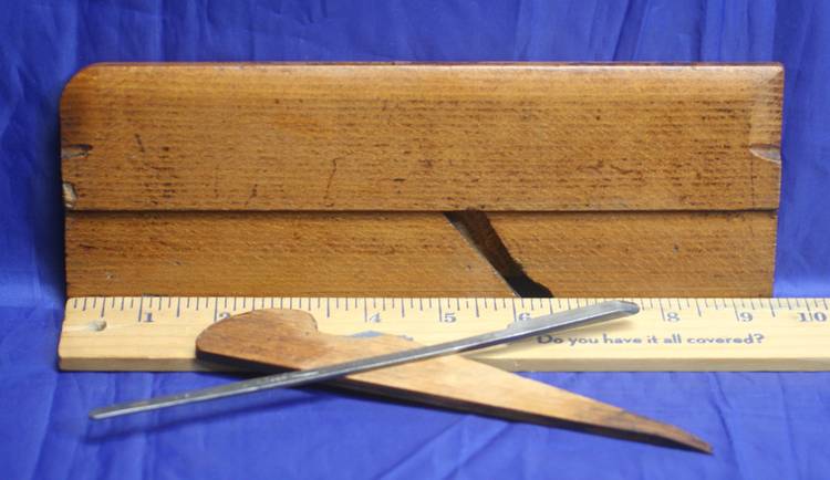 Wooden Molding Plane – #4 - Round – DAVIS & KING  N. YORK  ** Rare Mark