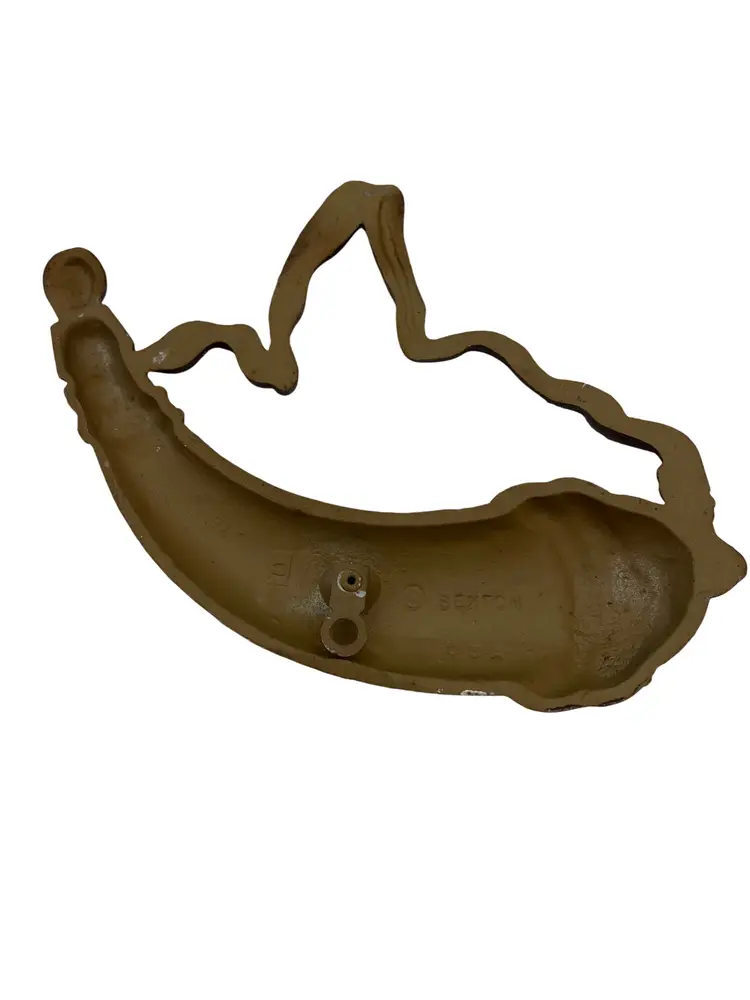 Vintage Sexton USA Cast Metal Powder Horn Wall Hanging Plaque Decor 1960s 9x6