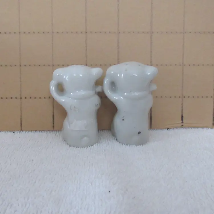 Vtg Small Bonzo Dogs Salt & Pepper Shaker Set