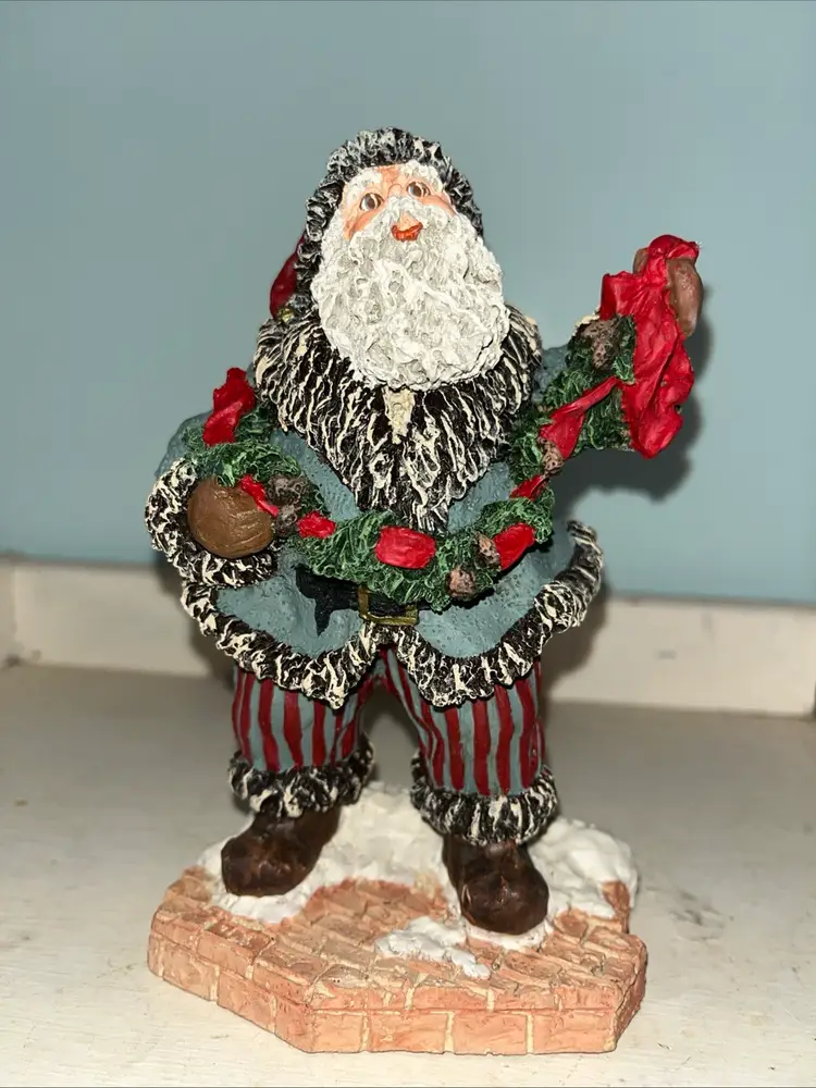 Vintage June McKenna Santa Christmas Figurine 1994 “Decorating For Christmas”
