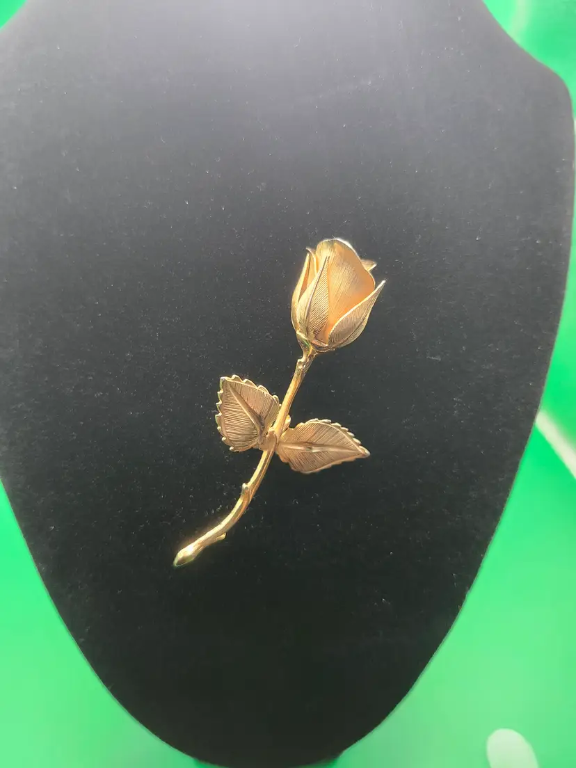 VTG 60's Giovanni Brooch Pin Gold Tone Single Stem Rose Flower 3" signed Classic