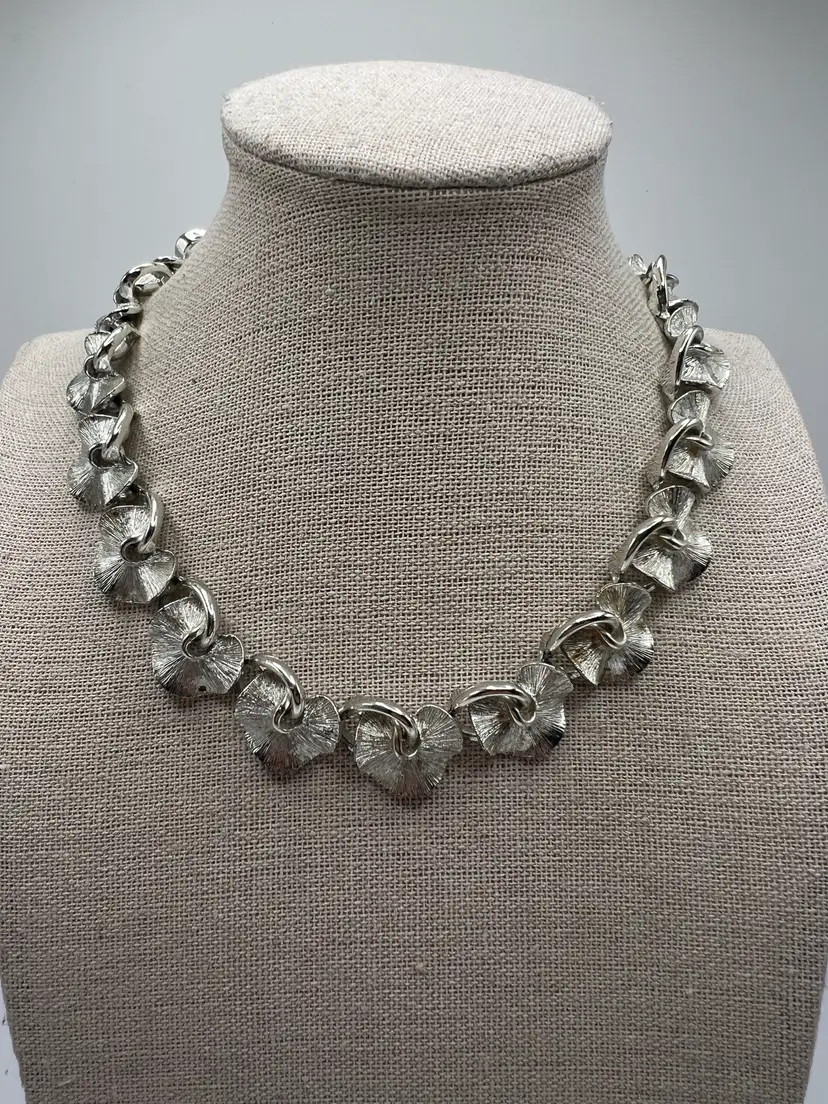 Vintage Lisner Silver Tone Necklace Textured Link Choker Adjustable 13-16"