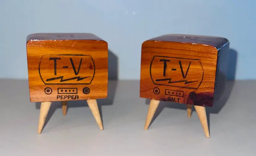 Vintage MCM Wood Retro TV Salt And Pepper Minneapolis Souvenir