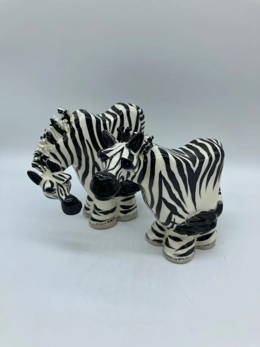 Adorable Lynda Corneille Character Collectibles Blue-Eyed Zebra Salt and Pepper Shakers 2004 Signed