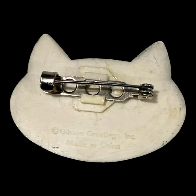 Gibson Greetings Side Eye Cat Brooch 1.75”
