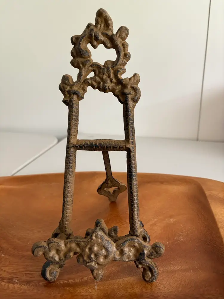 Ornate Brown Cast Iron 11” Easel Plate/Picture Holder/Stand