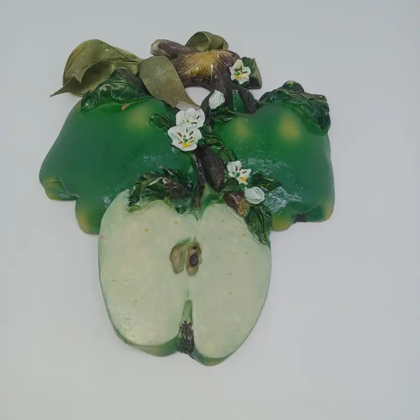 MCM CHALKWARE Wall Decor Green Apples & Dogwood 7 in