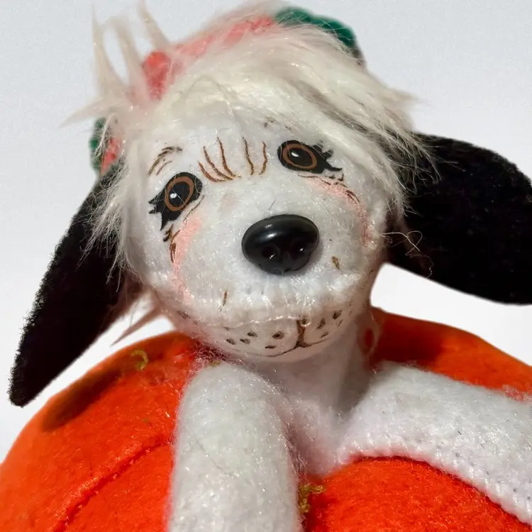 Annalee Halloween Puppy In Pumpkin 4”2012