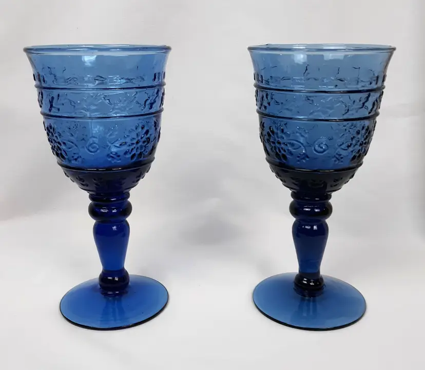 Mikasa Blue Tender Leaves Wine Glasses Goblets Set of 2 6.75" Tall