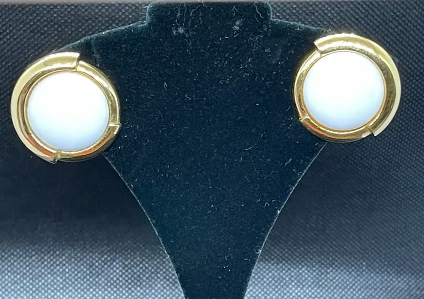 Vintage Monet Yellow Tone White Cabochon Clip One