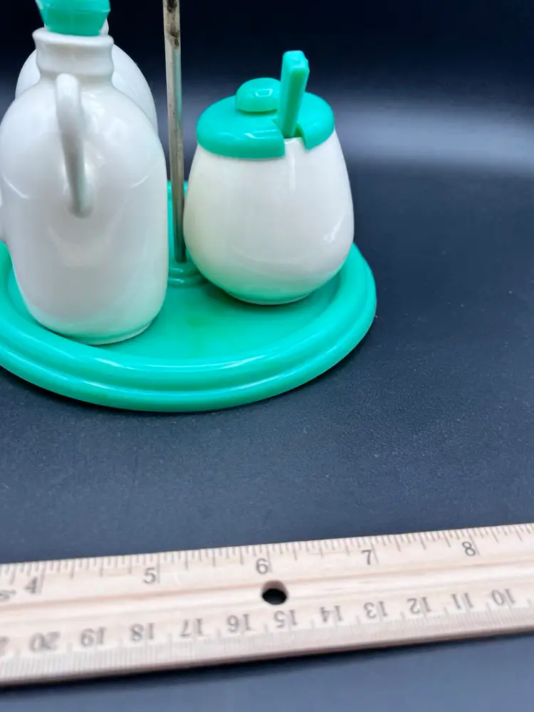 Vintage Najee Inc. 4 Piece Oil, Vinegar, and Condiment Set