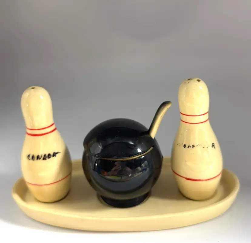 Vintage ?1950? Salt & Pepper Bowling Ball Set