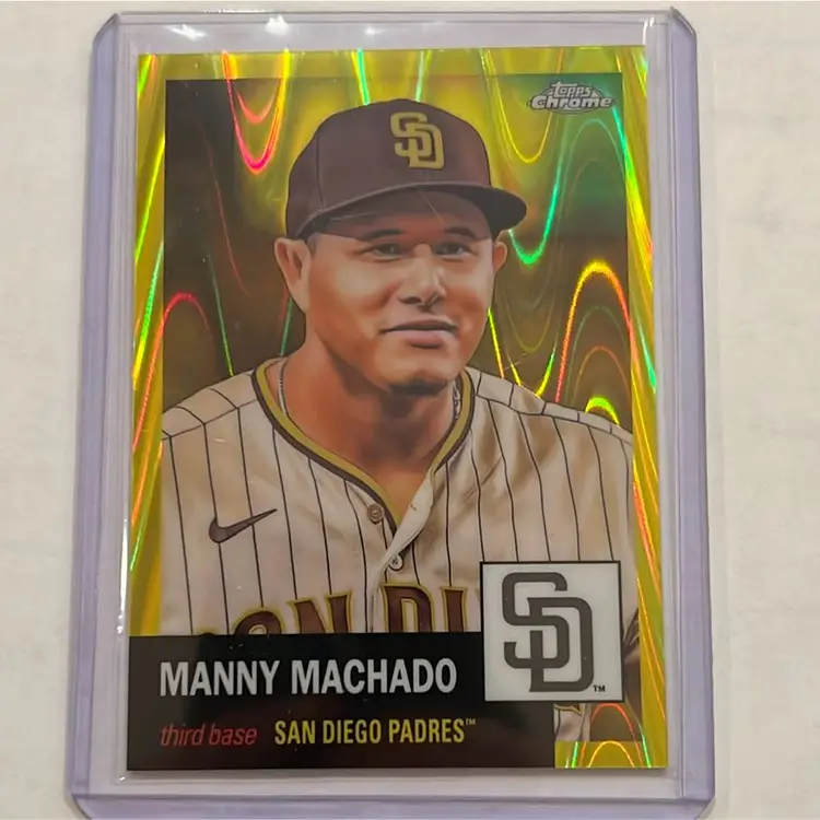 Topps Chrome 2022 Platinum Anniversary Manny Machado Gold Raywave /250