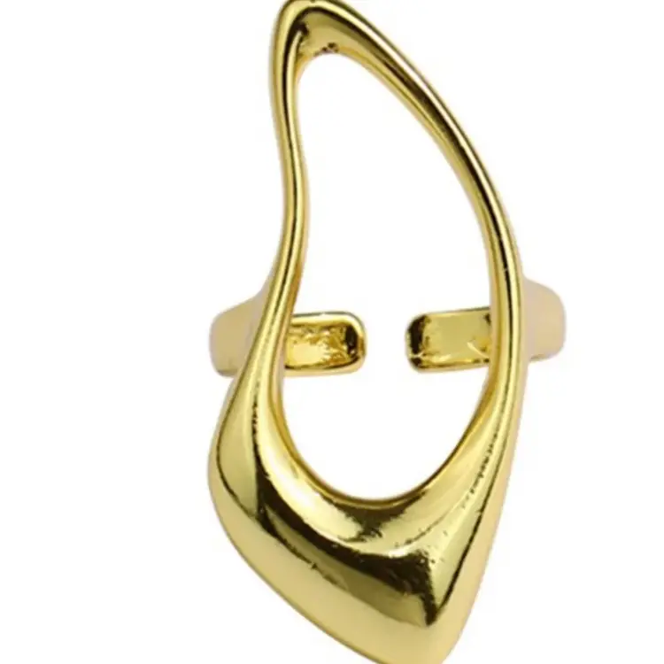 SCULPTED HOLLOW STATEMENT RING – GOLD