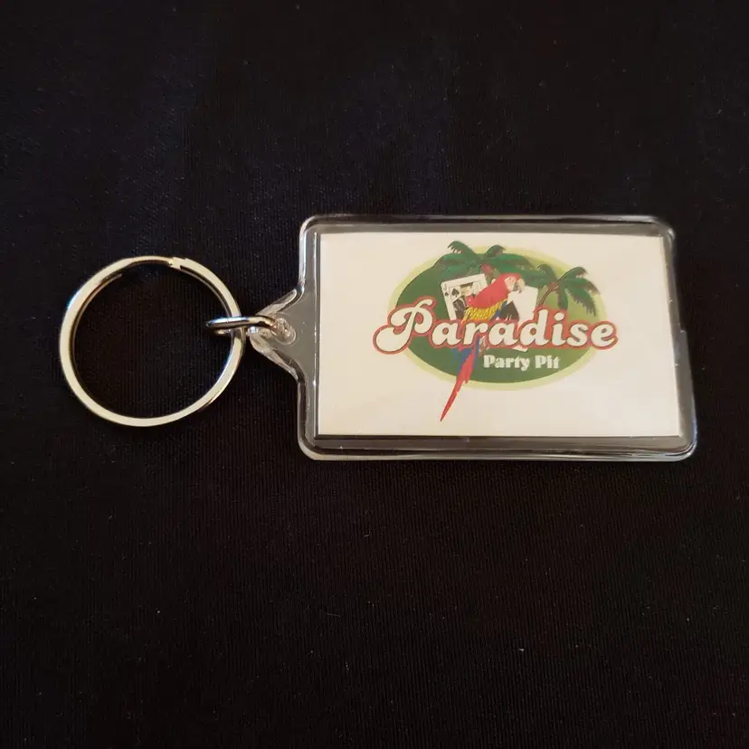Sam's Town Casino Paradise Party Pit Las Vegas Souvenir Key Ring Vintage