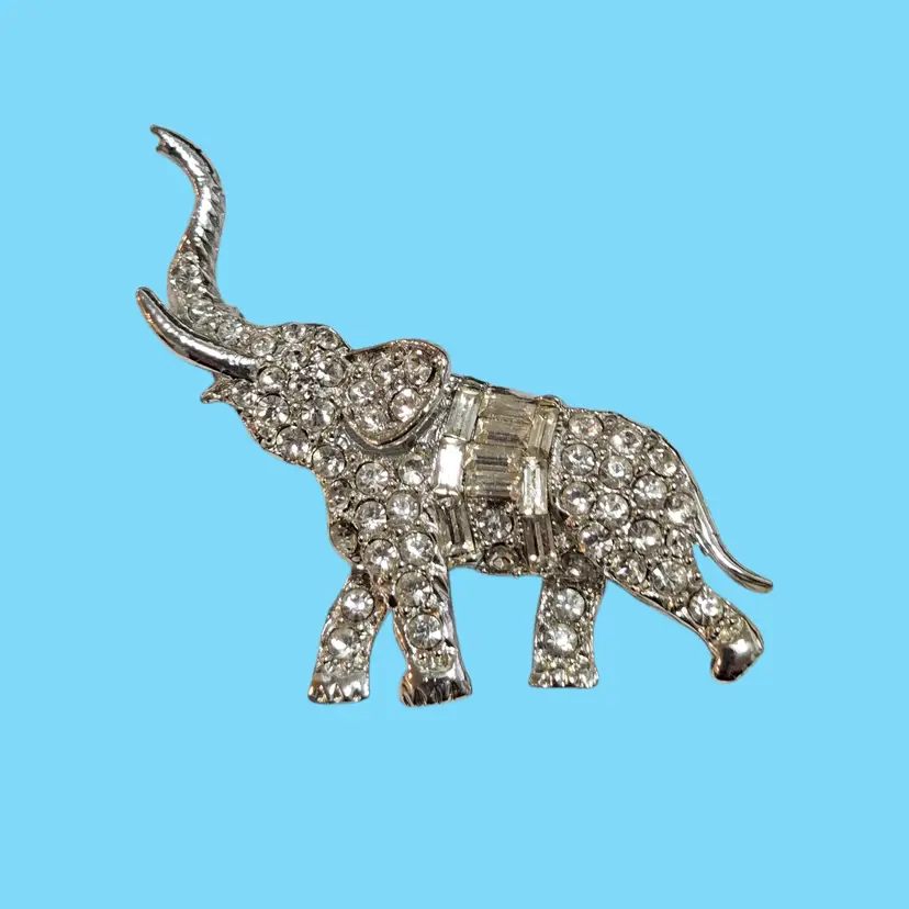 Vtg Clear Rinestone Lucky Elephant Trunk up Brooch