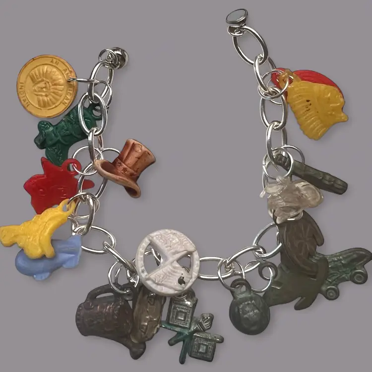 Vintage Cracker Jack (18) Charm Bracelet 7.5”