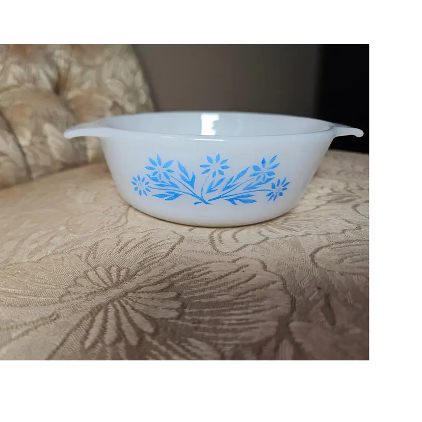 Anchor Hocking Cornflower FIRE KING White Milk Glass Blue 12 oz Dish 472 NO LID