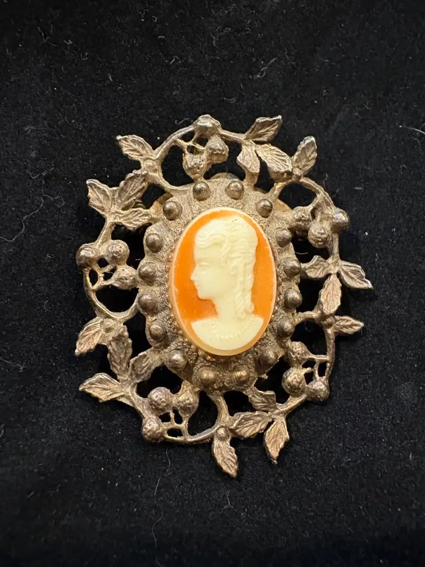 Vintage Cameo Brooch Gold tone Metal Estate Jewelry