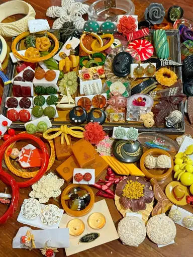 Bakelite, Lucite & Celluloid Pt 2! 