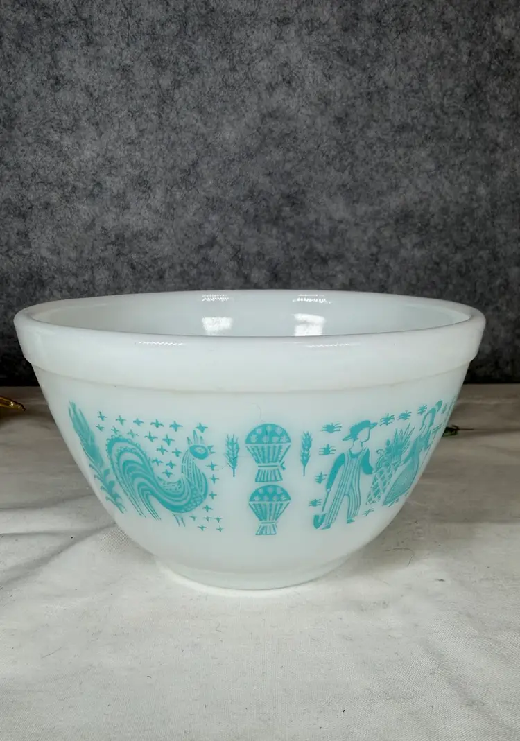 **PICK OF THE WEEK **🐓 Vintage Pyrex Butterprint 401 Small Mixing Bowl