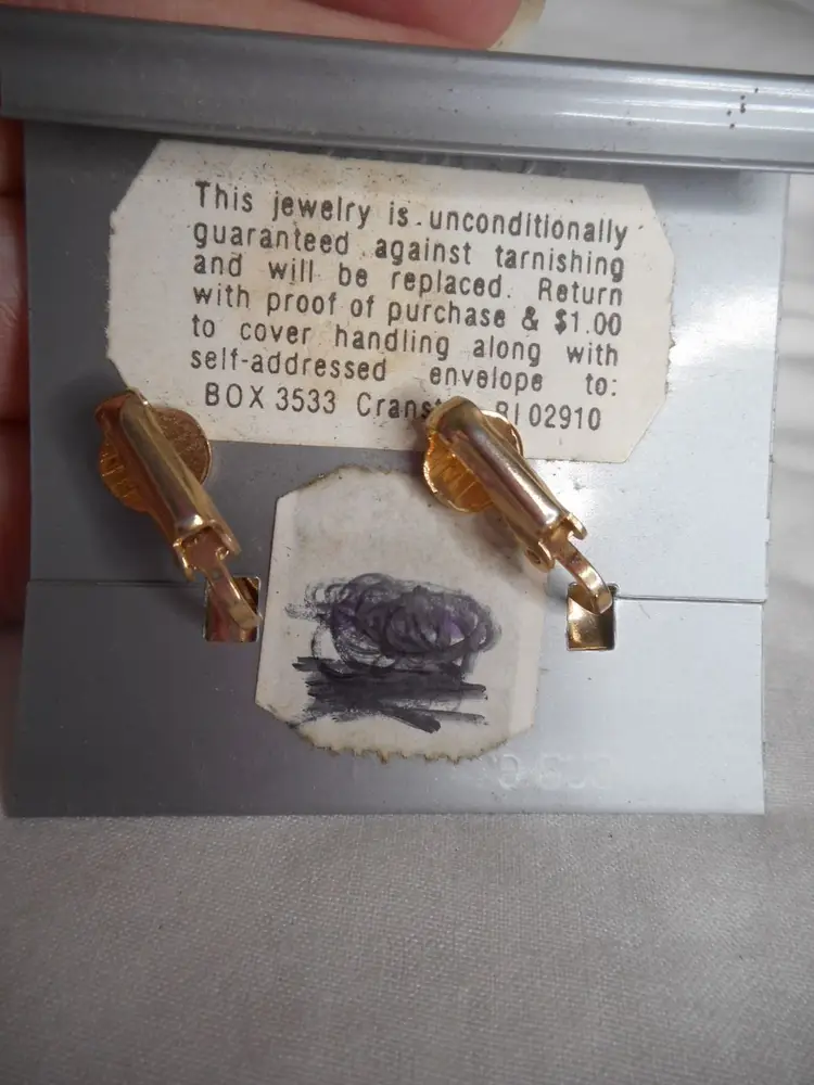 Vintage 1980s goldtone Abstract leaf Earrings Clip on Costume jewelry