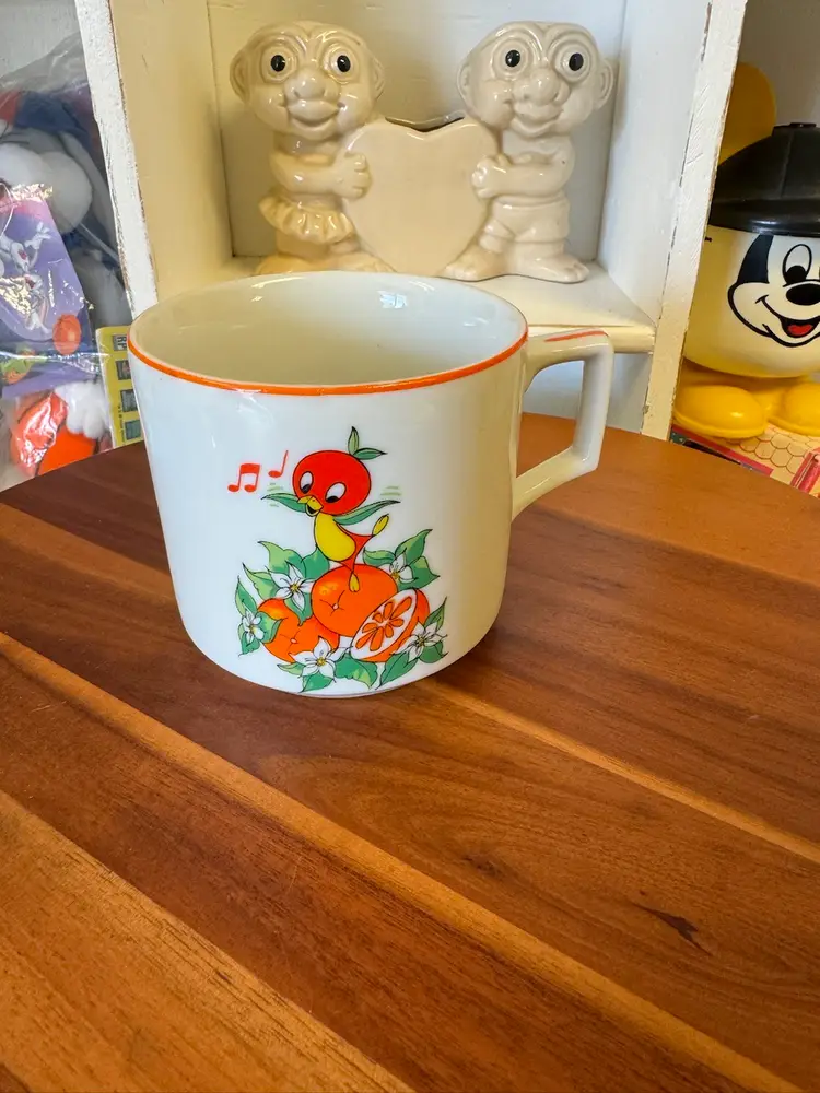 Vintage Disney Anthropomorphic Orange Florida Bird Mug Japan