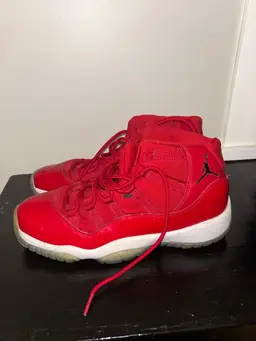 Nike Air Jordan Retro 11 GS Win Like 96 Size 7Y Mens