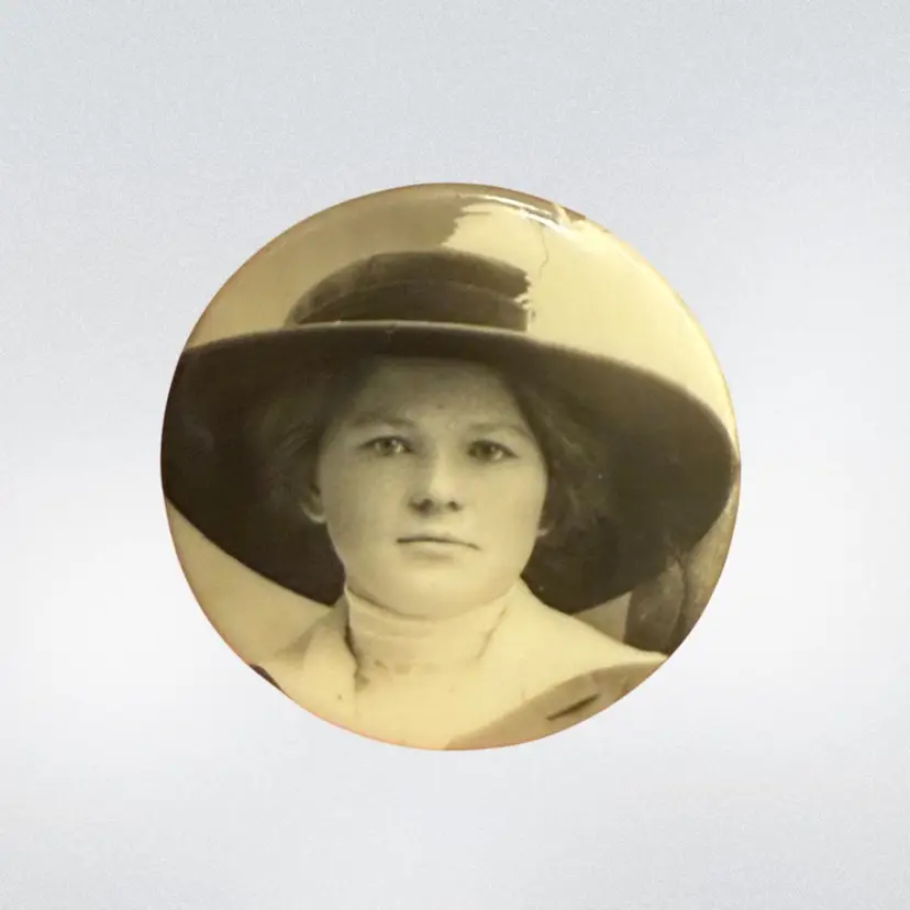 Antique Victorian 1900’s Mourning Photograph Tintype Pin Back Button, 1”