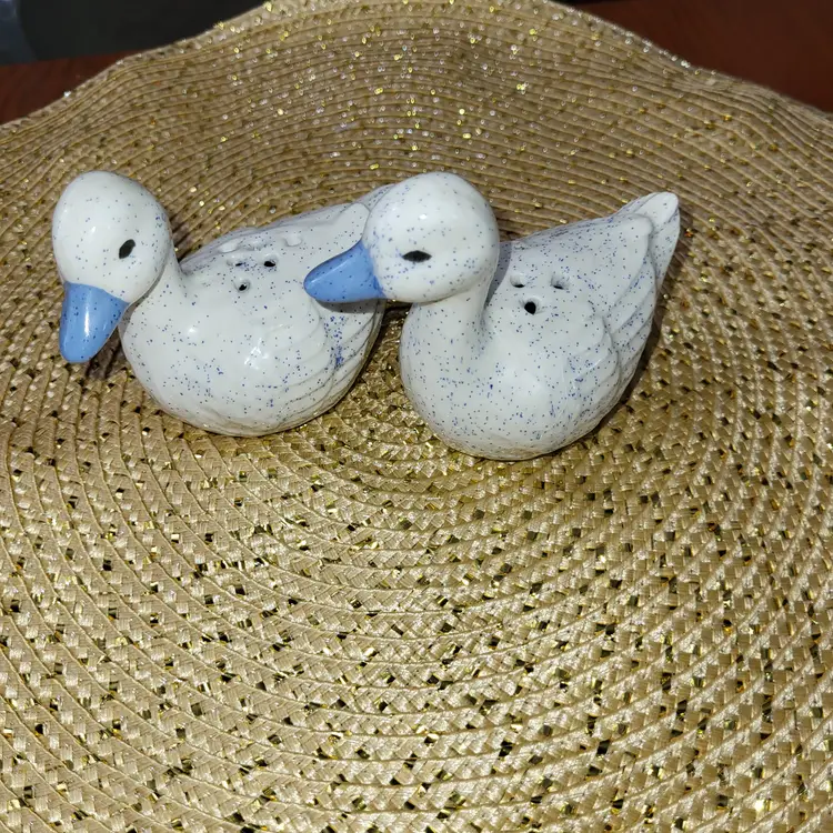 Vintage Blue beak Duck Shakers