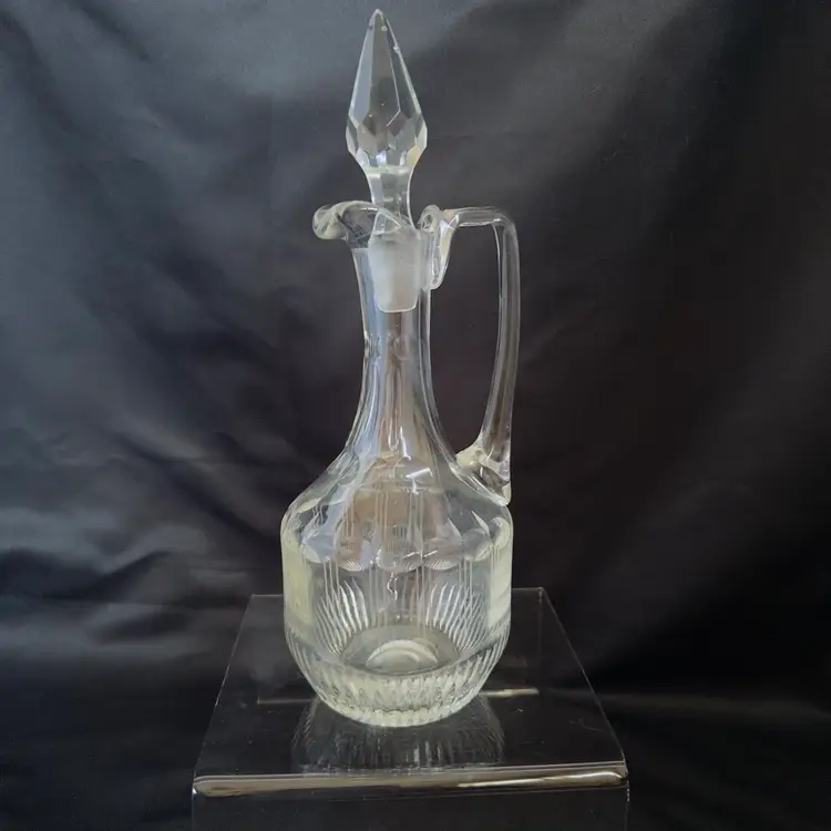 #943 10” Vintage Clear Glass Cruet Vinegar Or Oil Bottle Applied Handle Diamond Cut Stopper Detailed Design EAPG