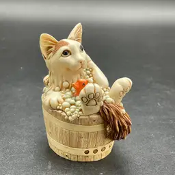 Harmony Kingdom Cat with Fish Back Scratch II Treasure Jest Series Trinket Box