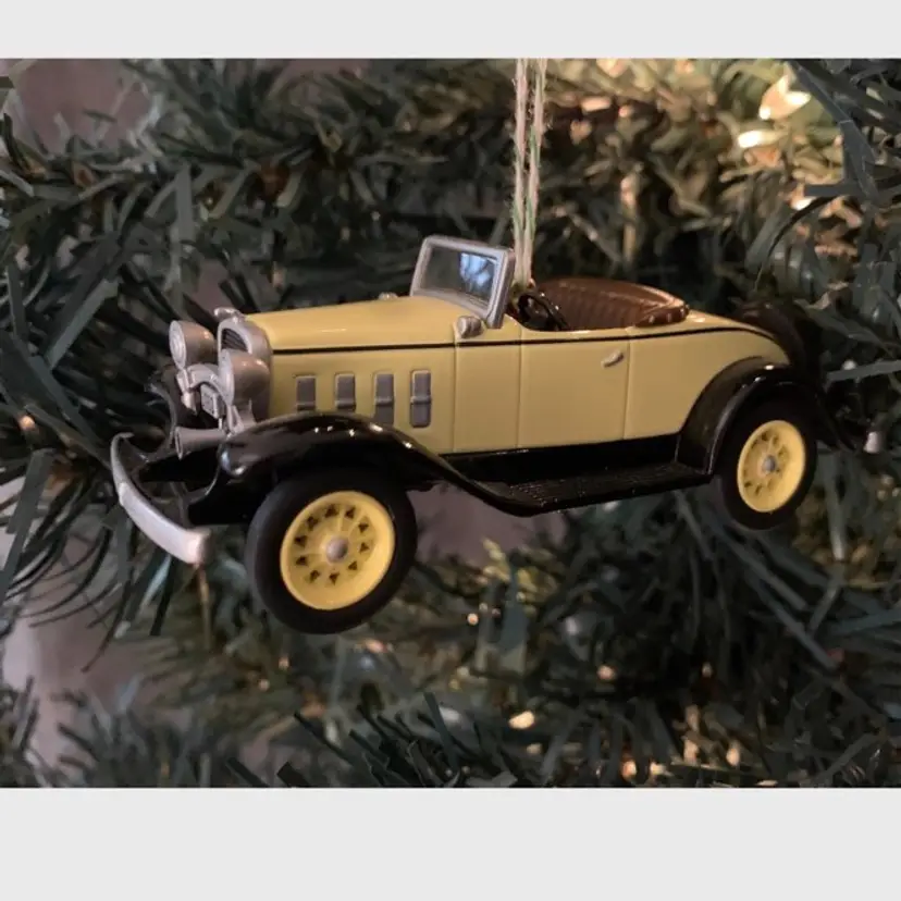1999 Hallmark Keepsake Ornaments
Collector's Series, second of five: 1932
Chevrolet Standard Sports Roadster