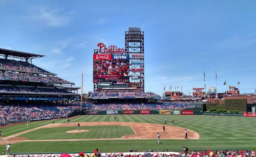 Philadelphia Phillies baseball card breaks and collector community