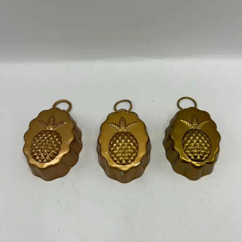 Coppertone Pineapple, Mini Mold Set Of Three 2 1/4