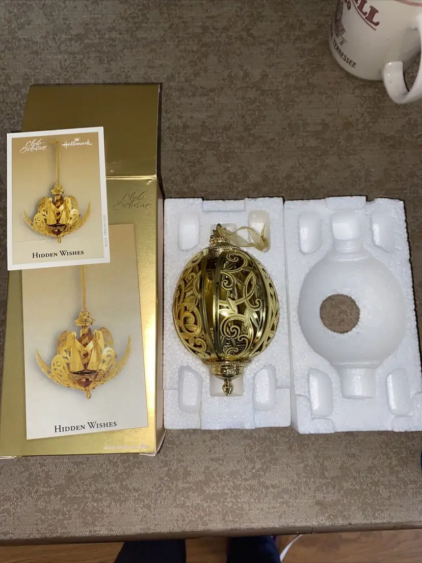 Hallmark Christmas Ornament 2004 Hidden Wishes Angels Club Exclusive Keepsake