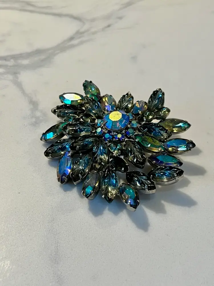 #46 ✨Large Spray Of Marquis AB And Acrylic Silver Tone Brooch 3”✨