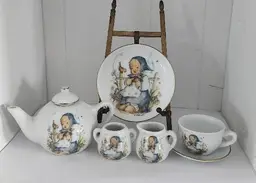 #11 Hummel Childs Mini Tea Set 16 Pieces "He Loves Me"