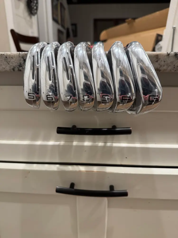 Wilson Dynapower Forged Irons 5-PW,GW KBS Tour Light Stiff Shaft LH $1100 RETAIL