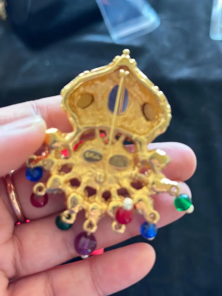 KJL Mogul Style Brooch