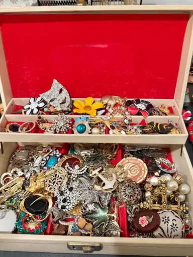 Brooches! $3 & $5 Starts 