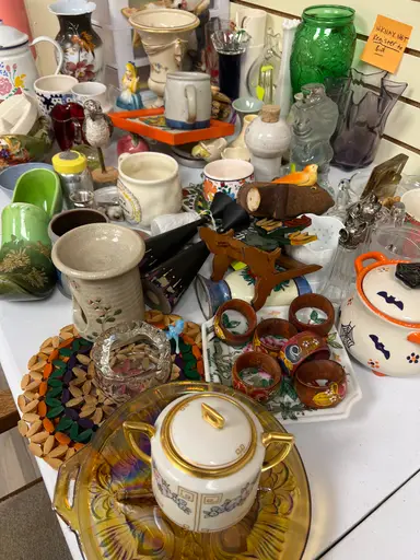 Shop the Table On Niknax 