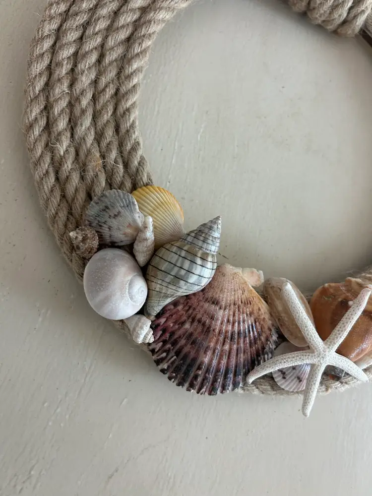 013 Seashell Wreath - Handmade