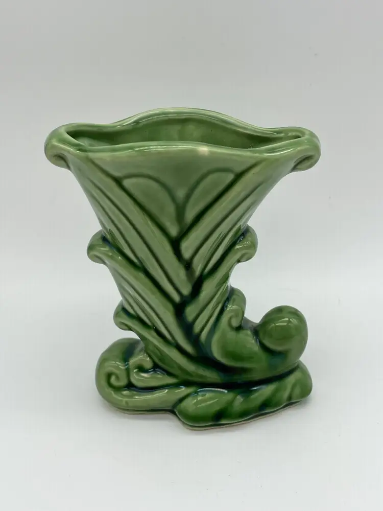 Vintage Shawnee Pottery Green Glaze Cornucopia Vase Planter #835