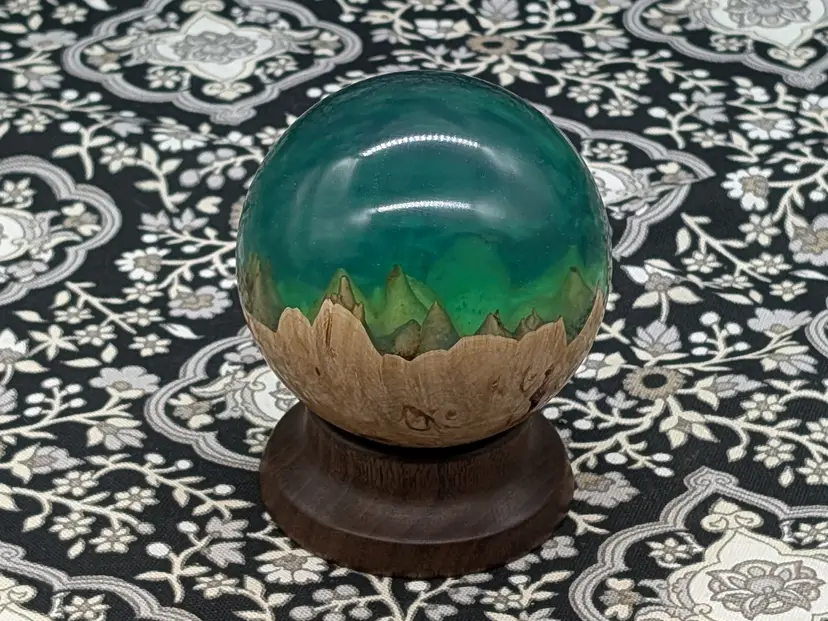 Emerald Hybrid Sphere/Ball With Stand