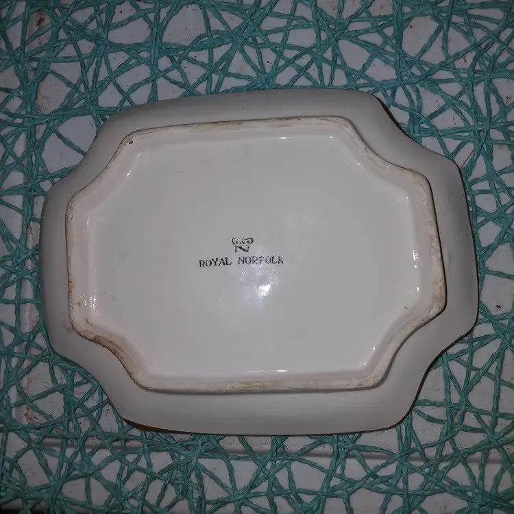 Vintage Bunny plate by Royal Norwok