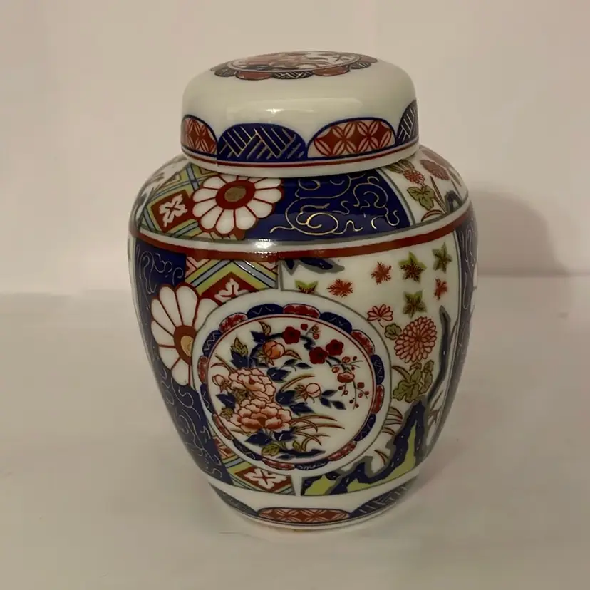 #609 VTG Imari Empress Japanese Ginger Jar 3.75” Tall